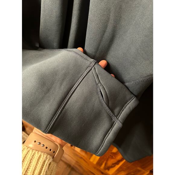 Eastern Mountain Sports Mens XL Navy polertec shirt - Picture 2 of 9